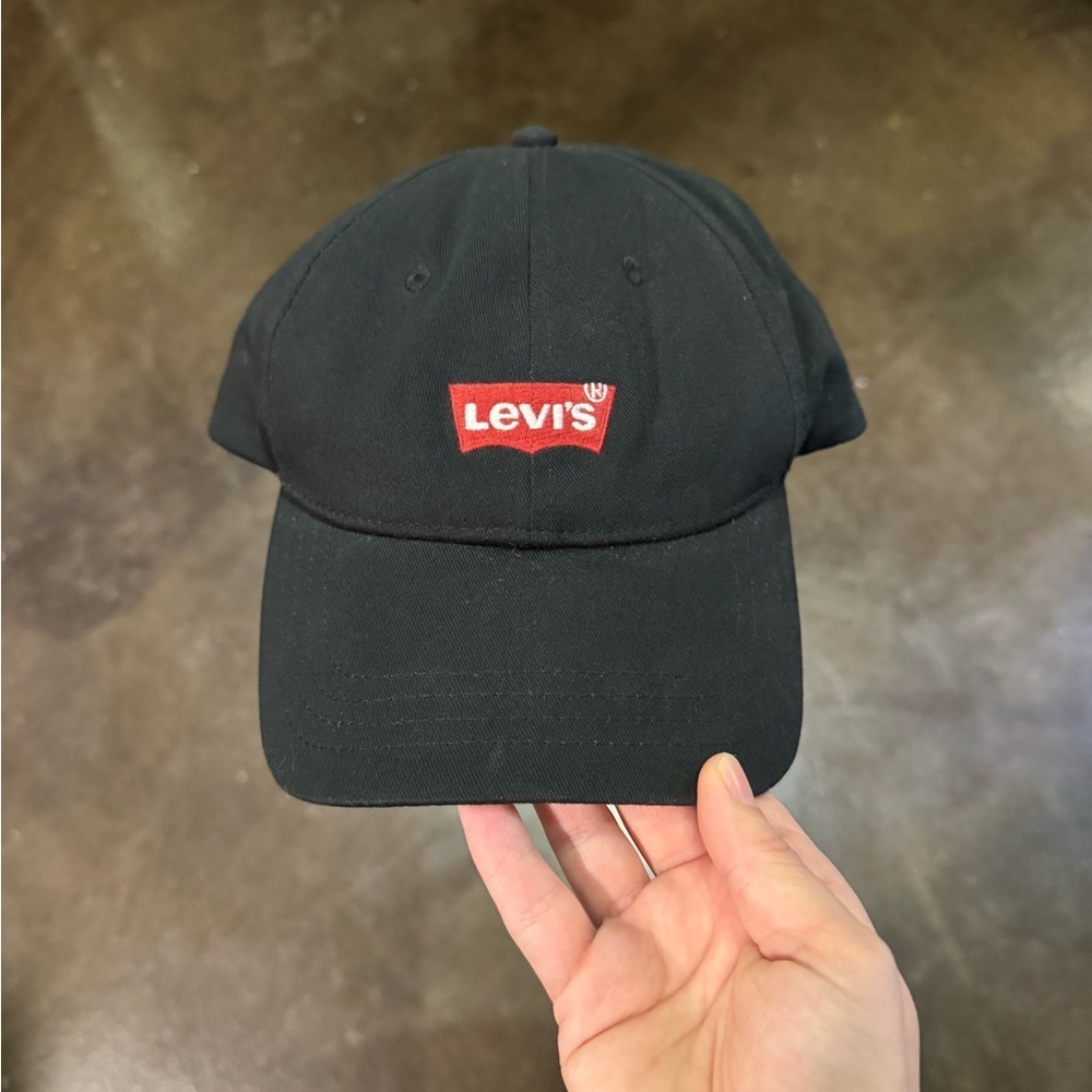 Levi's Classic Black and Red Logo Cap